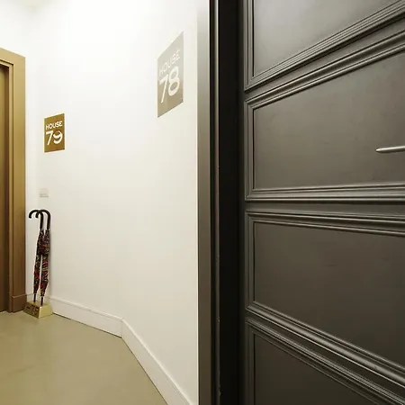 Gold Spanish's Steps Apartment Rome