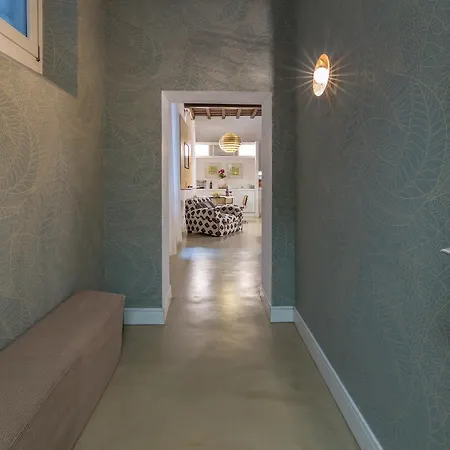 Gold Spanish's Steps Apartment
