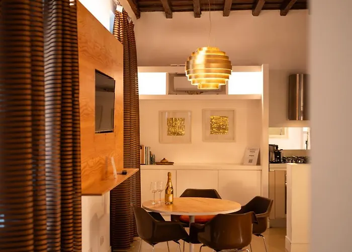 Gold Spanish's Steps Apartment
