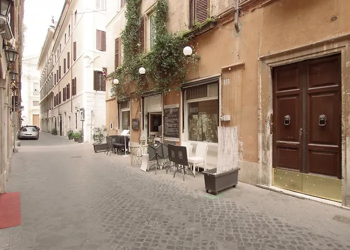 Gold Spanish's Steps Apartment